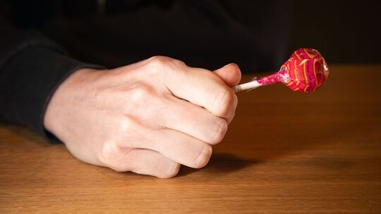 Lifehack Lutscher Verpackung leichter Öffnen