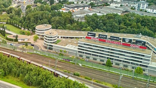 Das Factory-Outlet-Center Montabaur darf seine Verkaufsfläche fast verdoppeln. Das sorgt auch in Koblenz für Sorgen und Ärger.