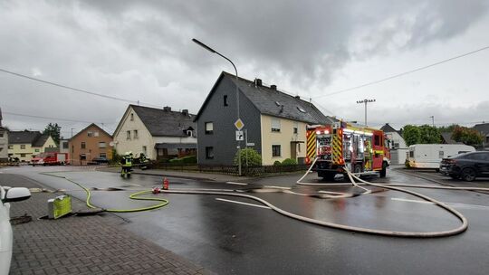 Der Einsatz nach einem Gasaustritt in Langenhahn am Dienstag gestaltete sich für die Feuerwehrleute langwierig und kompliziert,