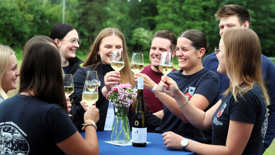 Die Macher von "Rock'n'Riesling" ließen sich vom schlechten Wetter nicht die Laune verderben und freuten sich über zahlreiche fa
