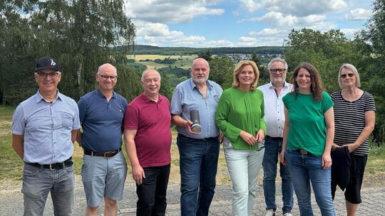 Etliche innerörtliche Bundenbacher Themen und Probleme, aber auch gute nachhaltige Perspektiven wurden beim Rundgang mit Bundes