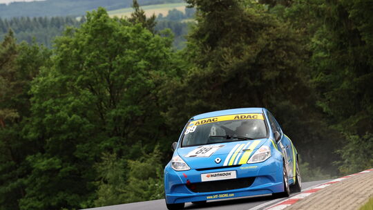 Thomas Jühlen fuhr im Renault Clio RS der H&S-Racing Teams beim vierten Lauf der RCN-Meisterschaft auf dem Nürburgring zu Klasse