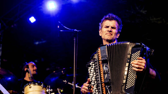 Vincent Peirani und seine Band waren eines der Highlights bei den 29. Jazztagen. Der 46-jährige Franzose gilt nicht nur in seine Vincent Peirani und seine Band waren eines der Highlights bei den 29. Jazztagen. Der 46-jährige Franzose gilt nicht nur in seine
