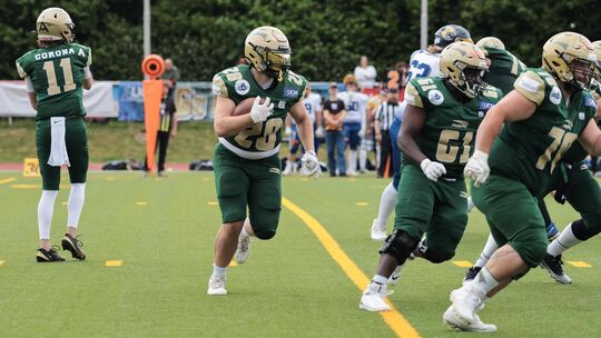 Die Fighting Farmers begegneten den Wiesbaden Phantoms nicht nur auf Augenhöhe, sondern gingen auch mit einer Führung ins letzte Die Fighting Farmers begegneten den Wiesbaden Phantoms nicht nur auf Augenhöhe, sondern gingen auch mit einer Führung ins letzte
