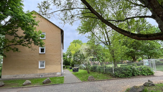 Auf der Fläche neben dem bestehenden Mehrfamilienhaus in der Von-Bodelschwingh-Straße in Andernach soll ein Projekt des sozialen Auf der Fläche neben dem bestehenden Mehrfamilienhaus in der Von-Bodelschwingh-Straße in Andernach soll ein Projekt des sozialen