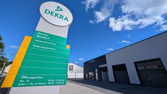 Mit dem Autohaus Siegufer an der Wilhelmstraße 74 wird auch parallel eine Dekra-Prüfstelle eröffnen.