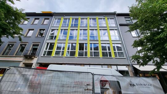 An dem Haus in der Schlossstraße 16 wird seit mehreren Jahren gebaut. So langsam kommen die Arbeiten zum Ende.