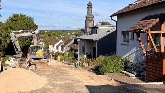 Bis Juli sollen die Ausbauarbeiten in der Kirchstraße in Klingelbach abgeschlossen sein.
