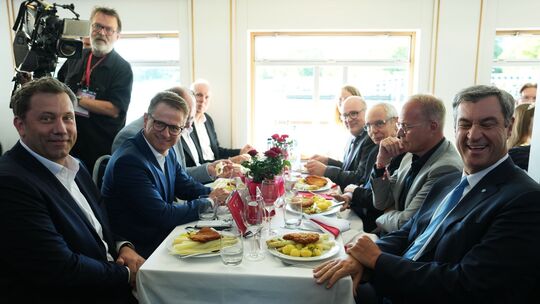 Traditionelle SPD-Spargelfahrt Traditionelle SPD-Spargelfahrt