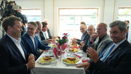 Traditionelle SPD-Spargelfahrt Traditionelle SPD-Spargelfahrt