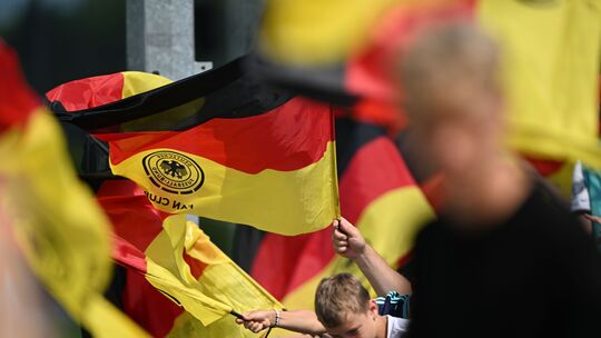 Die nächste Fußball-WM startet. Da habe ich wohl zwei Stück verpasst, jedenfalls ist meine letzte Erinnerung der Sieg 2014 in Br
