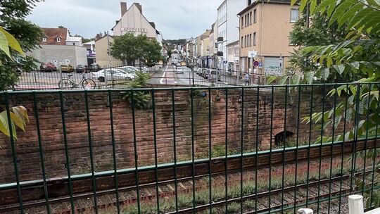 Wo einst der Löwensteg war, klafft seit rund einem Jahr eine Lücke.