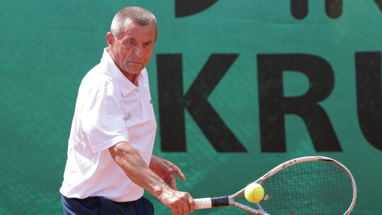 Peter Buhr bewies im Einzel besonderes Durchhaltevermögen und setzte sich mit 11:9 im Champions-Tiebreak durch.