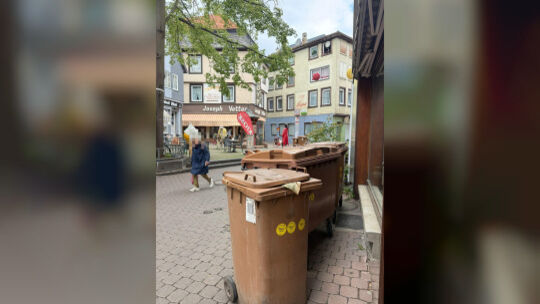 In der Bad Kreuznacher Neustadt ist es eng: Wegen des Glasfaserbaus und einem Versäumnis der Baumfirma kam es nun zu einer Verzö