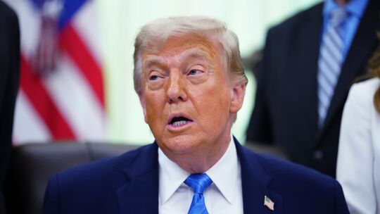 Trump droht Iran mit neuen heftigen Angriffen Trump droht Iran mit neuen heftigen Angriffen
