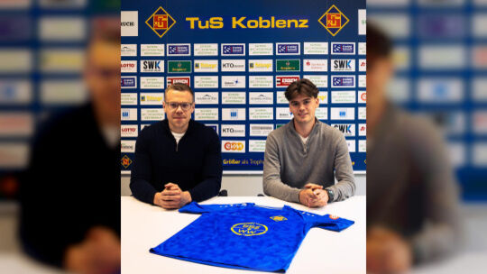 Der Sportvorstand der TuS Koblenz, Sam Graeff (links), steht zusammen mit dem Technischen Direktor Damir Grgic schon länger im A