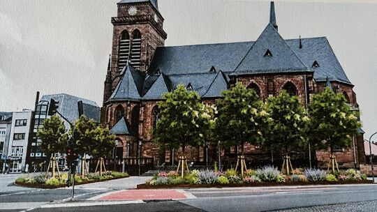 So soll es künftig auf dem Vorplatz der Kreuzkirche aussehen: Bäume statt Betonwüste.