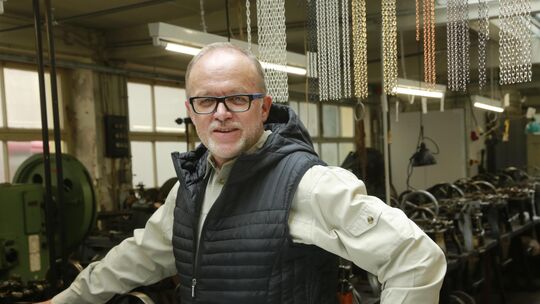 In seinem langen Berufsleben als Lokalredakteur hat Stefan Conradt - hier bei einem Termin in der Idar-Oberstreiner Industrieden