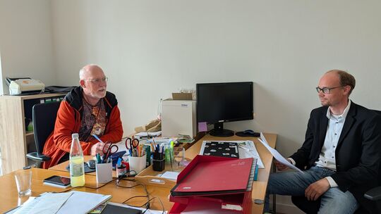 Jeder fünfte junge Mensch ist laut einer Studie verschuldet. Der Verein berät diese, um sie aus der Schuldenfalle zu befreien.