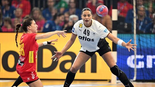 Aimée von Pereira (r) Aimée von Pereira (r)