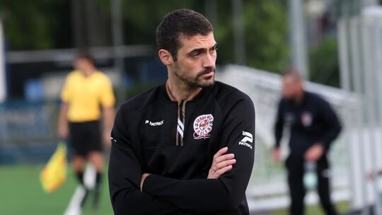 Trainer Niklas Hunold erlebte mit dem FC Rot-Weiss Koblenz II eine erfolgreiche Saison: Das Team wurde Kreispokalsieger und stie