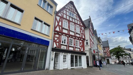 Leerstand im Stadtzentrum: Seit April ist auch das indische Speiselokal im ehemaligen "Kroli am Markt" geschlossen.