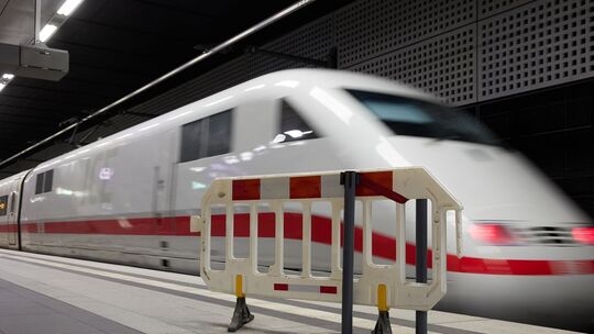 Bahnstrecke zwischen Berlin und Hamburg Bahnstrecke zwischen Berlin und Hamburg