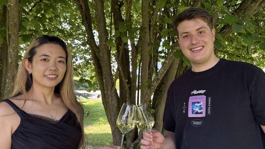 Der Traum vom eigenen Weingut ist für Mikuna und Adrian Traut an der Mosel in Erfüllung gegangen. Auch wenn Mikunas eigentlicher
