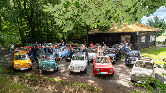 Die vielen bunten Fiats sind die Hingucker auf den Straßen rund um Bruchhausen gewesen.