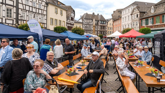 Der Linzer Marktplatz war an diesem Seniorentag gut besucht.