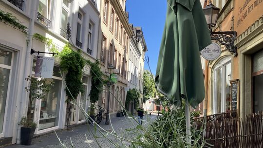 Die Koblenzer Altstadt ist wunderschön - tagsüber. Nachts wird sie indes viel zu oft eine Partymeile, sagen die Anwohner, mit Mü Die Koblenzer Altstadt ist wunderschön - tagsüber. Nachts wird sie indes viel zu oft eine Partymeile, sagen die Anwohner, mit Mü
