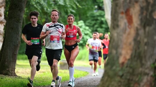 Annika Kost (vorne rechts) war in 43:38 Minuten die schnellste Frau über zehn Kilometer.