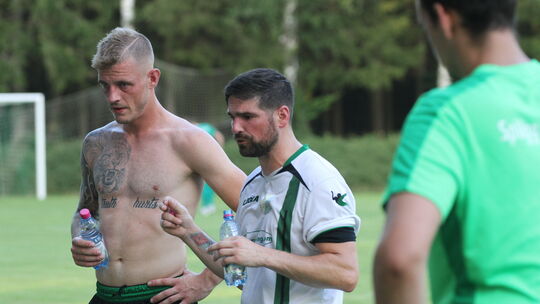 Marco Bussu (Mitte) war an der Seite des heutigen Niederbrombachers Maximilian Kuhn für einige Monate Spielertrainer bei der Spv