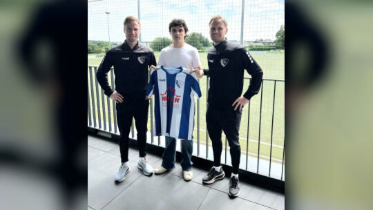 Sven und Alex Baldus freuen sich, mit Luan Krasniqi einen jungen Mittelfeldspieler vom Weg der EGC Wiges überzeugt zu haben. Und