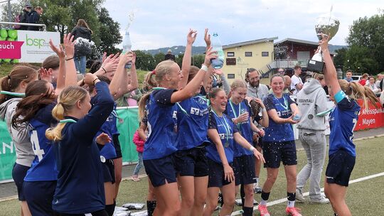 Der TuS Issel gewann den Rheinlandpokal der B-Juniorinnen.