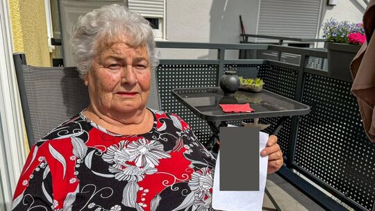 Marianne Woitalla wohnt im Haus Daniel in Hetzerath. Die aktuellen Entwicklungen rund um die Hausarztpraxis verfolgt sie mit gro