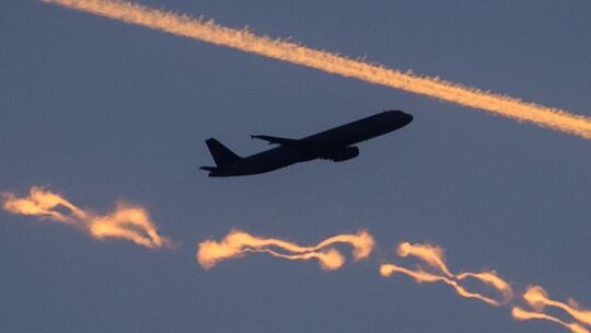 Ein Lufthansa-Airbus kehrte kurz nach dem Start in Frankfurt wegen eines Defekts wieder um – und ließ über Eifel, Hunsrück und d