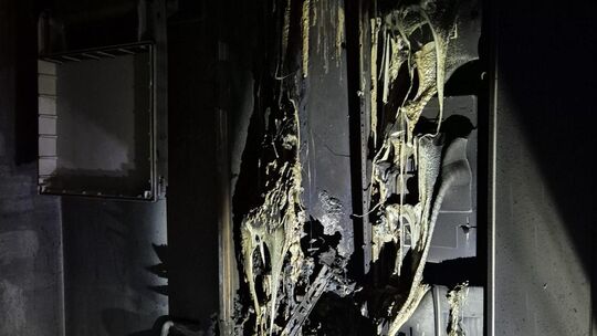 Am Montag, 15. Juni, kam es zu einem Brand in einem Mudersbacher Mehrfamilienhaus. Das Feuer konnte im sogenannten Hausanschluss