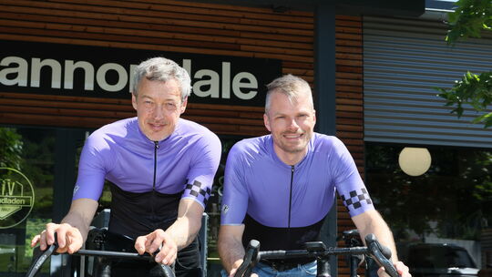Die Radsportler Jörg Pauli aus Altlay (links) und Alexander Müller aus Dickenschied wollen Ende August an den Gravel-Europameist Die Radsportler Jörg Pauli aus Altlay (links) und Alexander Müller aus Dickenschied wollen Ende August an den Gravel-Europameist