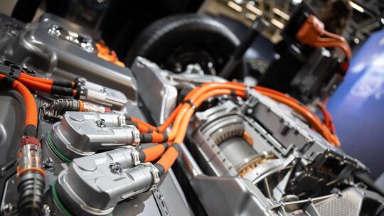 Fahrgestell mit Batterie für ein E-Auto Fahrgestell mit Batterie für ein E-Auto