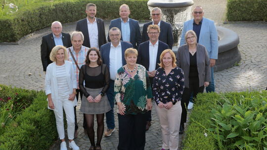 Fraktionsübergreifend spenden Koblenzer Ratsmitglieder ihr Sitzungsgeld von der Amtseinführung von Oberbürgermeister David Langn Fraktionsübergreifend spenden Koblenzer Ratsmitglieder ihr Sitzungsgeld von der Amtseinführung von Oberbürgermeister David Langn