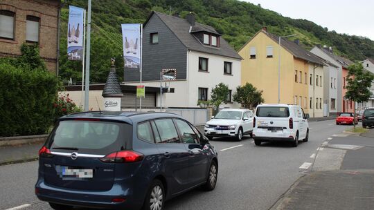 Auf der B42 in Leutesdorf soll aus Lärmschutzgründen bald statt Tempo 50 nur noch Tempo 30 gelten.