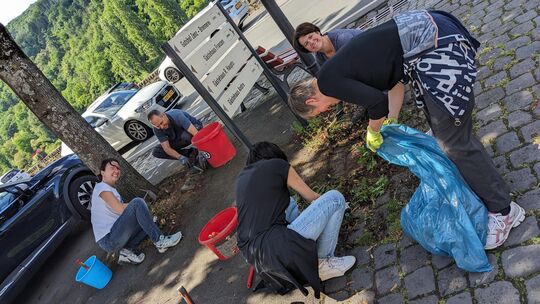 Zahlreiche Ehrenamtler machen sich um ihr Dorf verdient. Gemeinschaftssinn steht dabei immer im Mittelpunkt. Zahlreiche Ehrenamtler machen sich um ihr Dorf verdient. Gemeinschaftssinn steht dabei immer im Mittelpunkt.