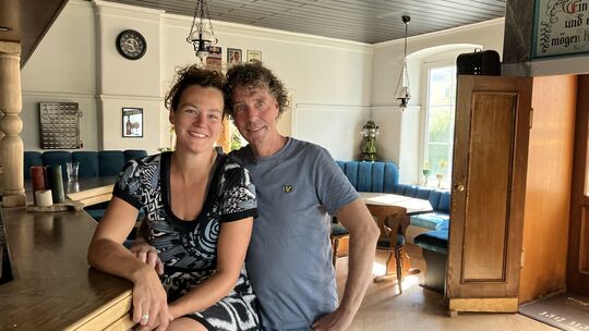 Astrid Nubé und Henny Elshoff sind die neuen Wirte der Dorfkneipe in Mittelstrimmig.