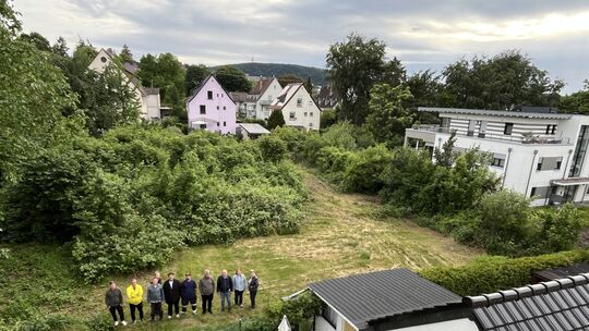 Diese Grünfläche will die Gewobau mit zwei Mehrfamilienhäusern mit insgesamt 20 Wohnungen bebauen.