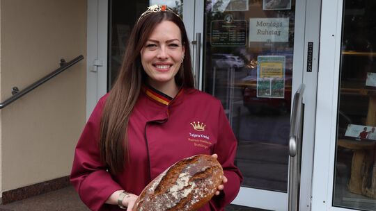 Tatjana Krechel freut sich, als Brotkönigin nun drei Jahre lang das Bäckerhandwerk vertreten zu dürfen.