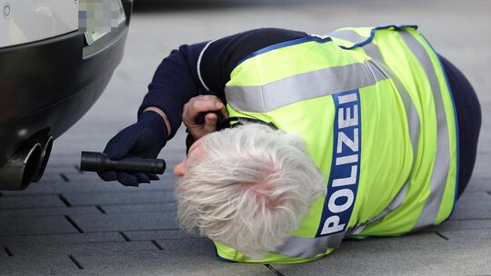Im Raum Koblenz nimmt die Polizei Autotuner und -poser ins Visier. Augenzeugen beobachten immer häufiger auch im Rhein-Lahn-Krei Im Raum Koblenz nimmt die Polizei Autotuner und -poser ins Visier. Augenzeugen beobachten immer häufiger auch im Rhein-Lahn-Krei