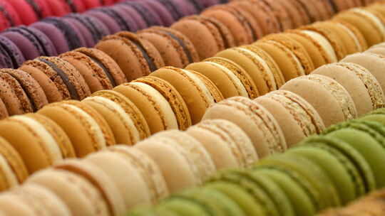 Lust auf Macarons? Das Fest "Salut Rhens" verspricht franzöisches Flair am Wochenende zu verbreiten. (Symbolbild)