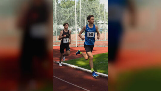 Felix Müller (rechts) von der LLG Hunsrück gewann binnen zwei Stunden zweimal Bronze bei den RLP-Meisterschaften in Kaiserslaute
