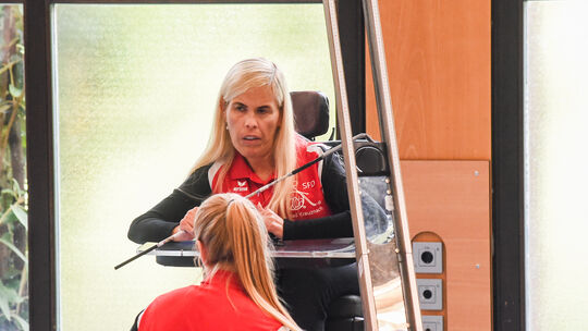 Christine Fink (SFD Bad Kreuznach) sicherte sich mit ihrer Assistentin Christina Lindt die Landesmeisterschaft im Para Boccia. S Christine Fink (SFD Bad Kreuznach) sicherte sich mit ihrer Assistentin Christina Lindt die Landesmeisterschaft im Para Boccia. S